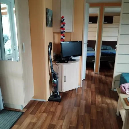 Mobil 43 Dans 4 Etoiles 假日公园