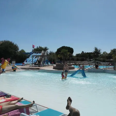 Mobil 43 Dans 4 Etoiles Parque de vacaciones