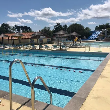 Mobil 43 Dans 4 Etoiles Parque de vacaciones